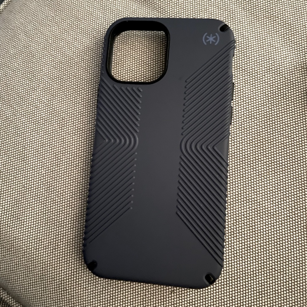 iPhone 12 Pro speck phone case